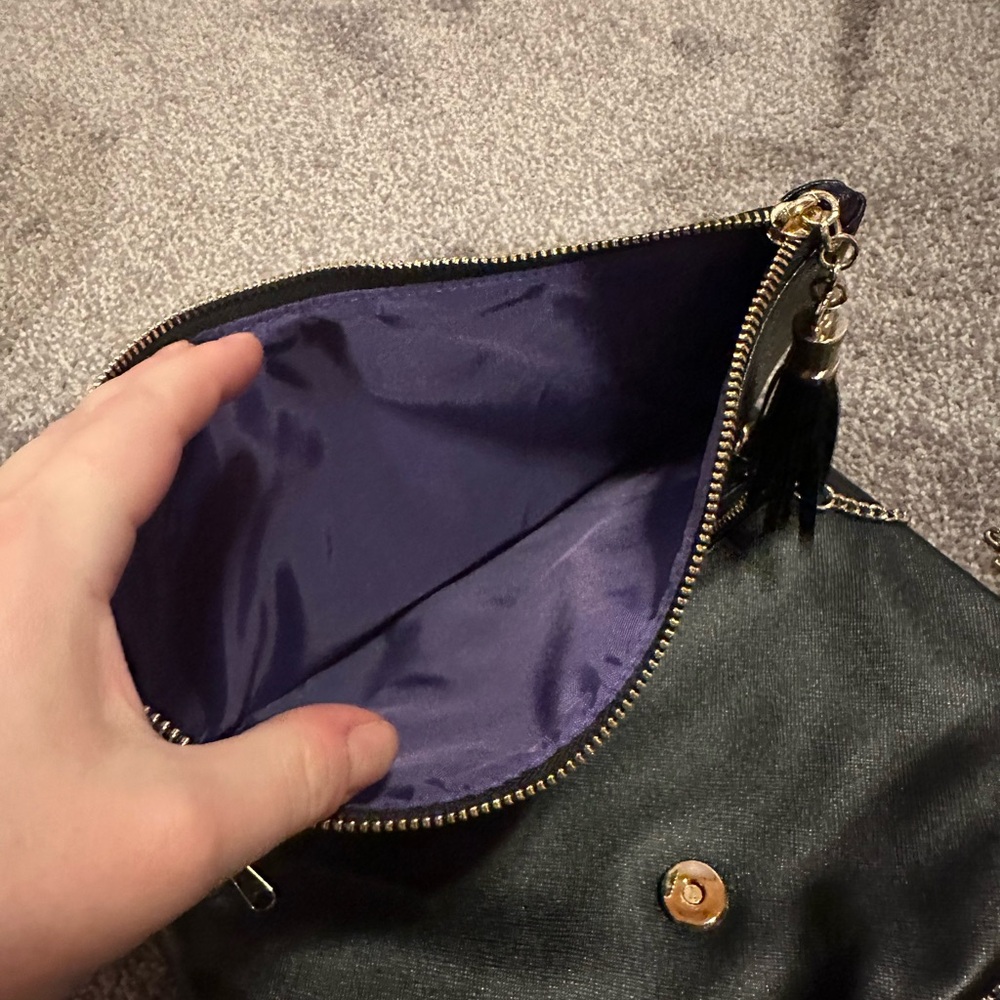 Disney Villains Tassel Crossbody Bag - Picture 3 of 4